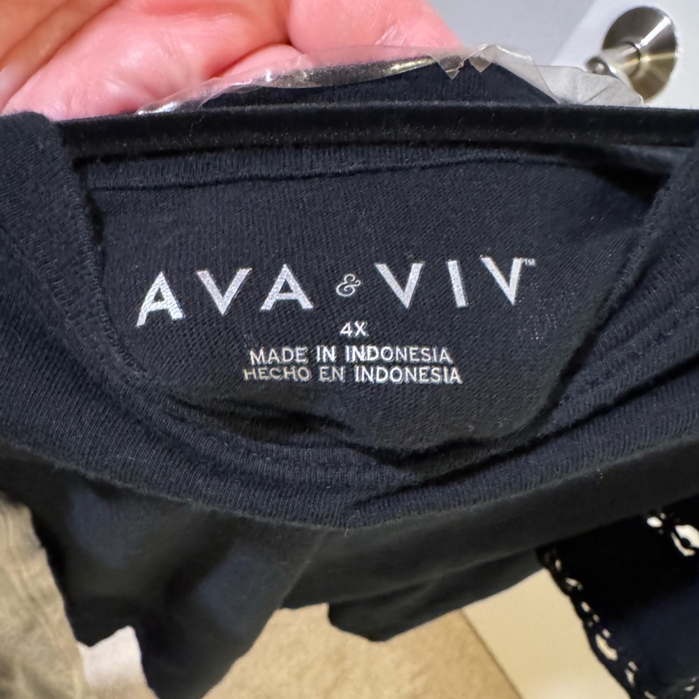 Ava & Viv 4x flutter sleeve t shirt with ruffle sleeve detail in back - Picture 5 of 5
